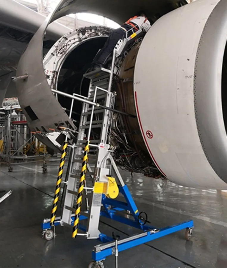 Engine stand at a jet engine