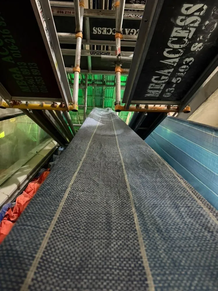 Deck over an escalator at Maybank