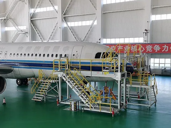 Nose dock at an aircraft
