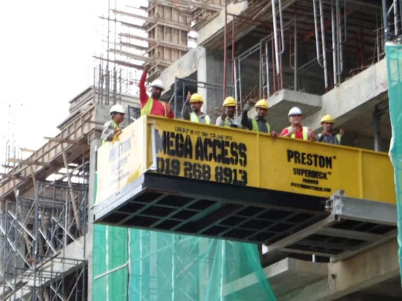 Mega Access crew on a loaded Superdeck in Johor
