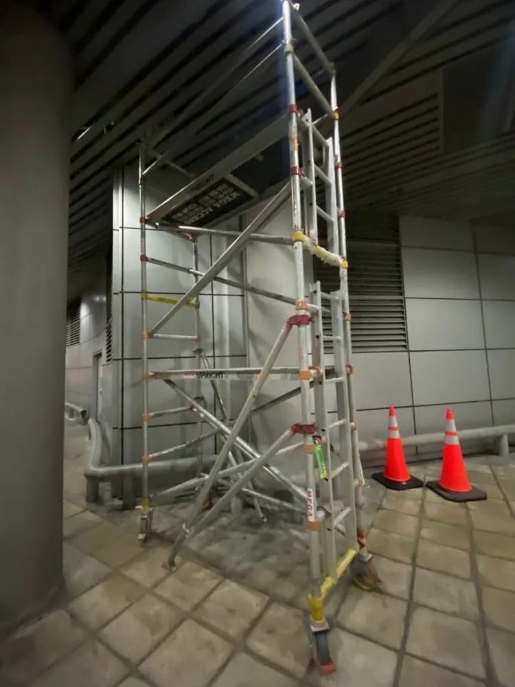 Single-width tower at KLIA 1