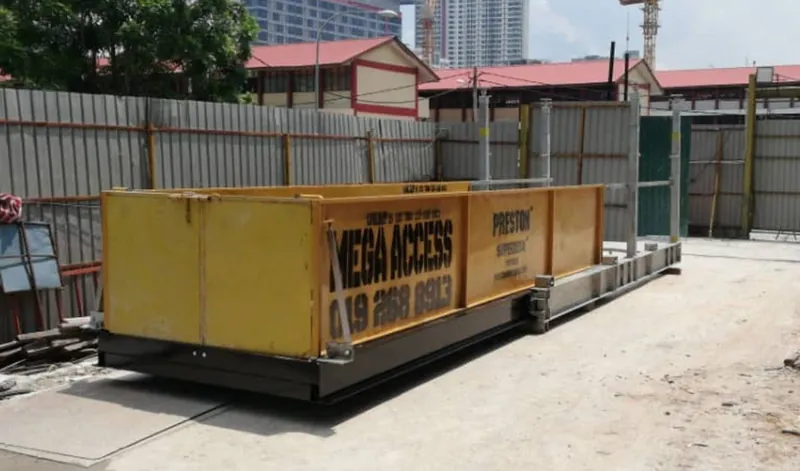 Superdeck at ground level on site