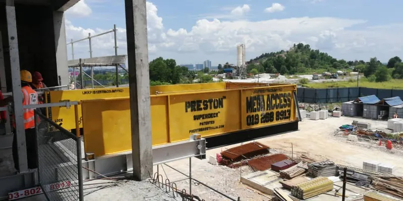 Superdeck extended from a slab